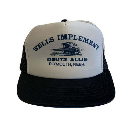 Vintage Wells Implement Plymouth, Nebraska Deutz Allis Snapback Trucker Hat