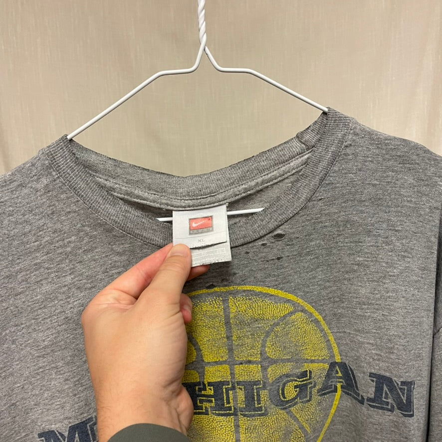 Vintage Michigan Wolverines Basketball Nike 'Just Do It' Shirt XL